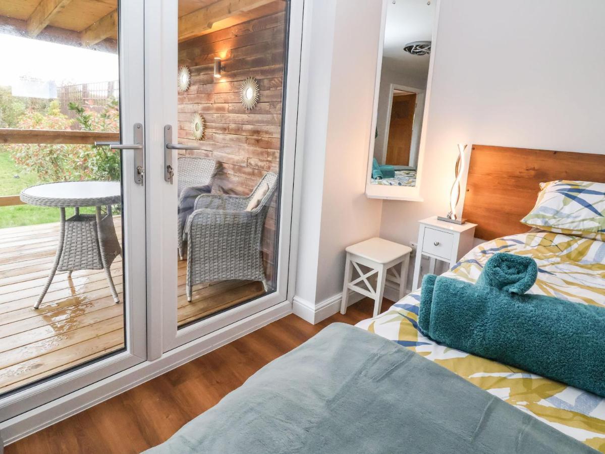 Meols Holiday Lodge Wirral Esterno foto